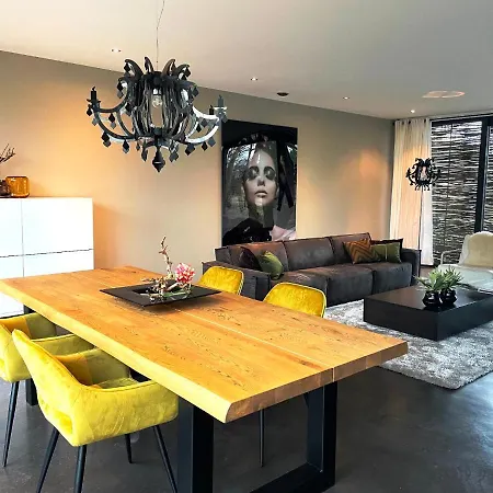 Betonnen Boshuis Oosterhout (North Brabant)