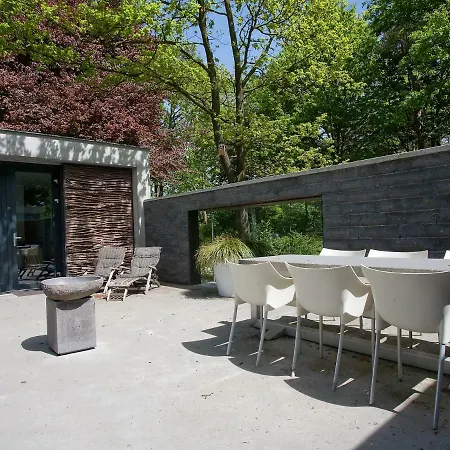 Dom wakacyjny Betonnen Boshuis Oosterhout (North Brabant)