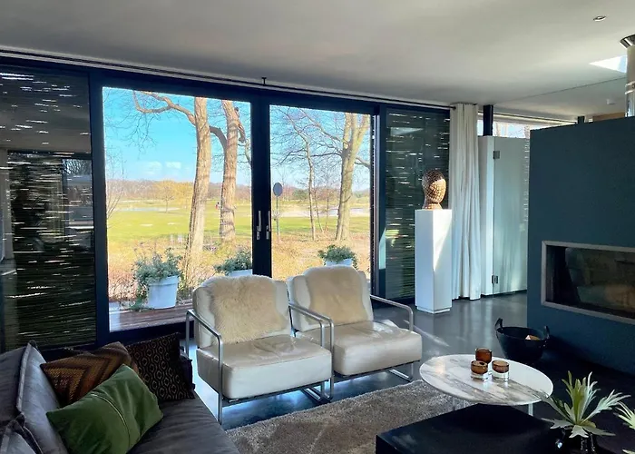 Betonnen Boshuis Vakantiehuis Oosterhout (North Brabant)