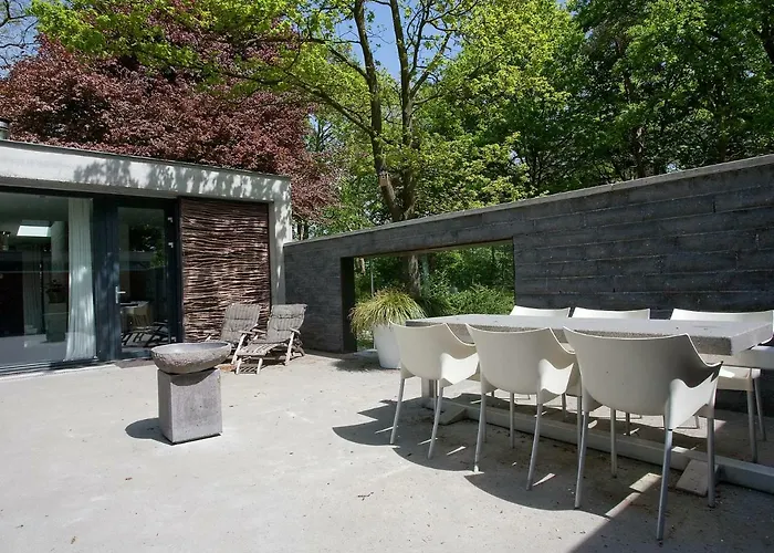 Vakantiehuis Betonnen Boshuis Oosterhout (North Brabant)